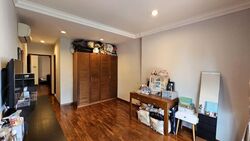 Mayflower Gardens (D20), Terrace #564994271